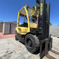 Forklift 