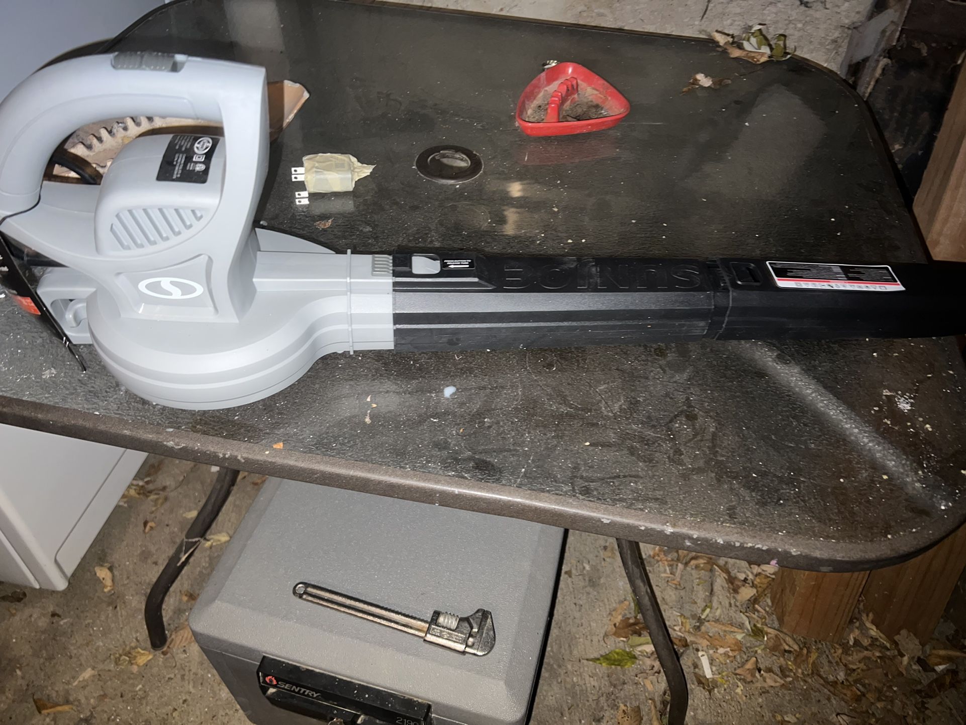 Sunjoe Compact Electric Leaf Blower