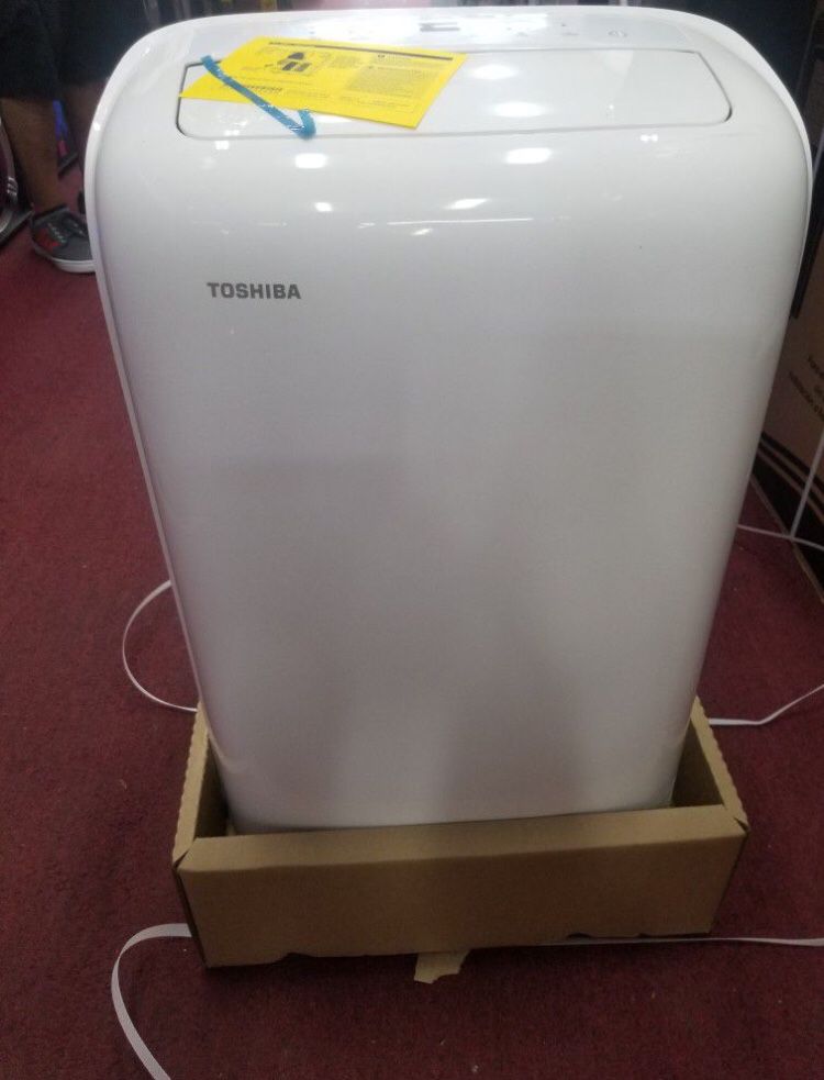8000BTU QUALITY Portable Air Conditioner By Toshiba.  Windows Hose Included.  Brand New 