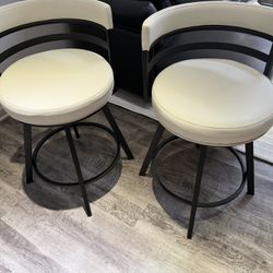 New Barstools $100