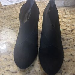 women’s coach and four  size 9 booties with heel