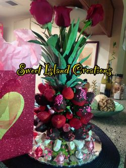 Pineapple arrangement