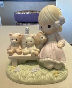 PRECIOUS MOMENTS FIGURINE