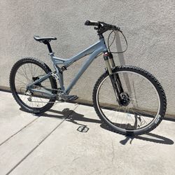 (M) Specialized Stumpjumper 26” FSR Comp Mountain Bike Manitou Air Fork Fox Rear Shock Upgraded Shimano 1x9 Hydraulic Brakes Gray Blue