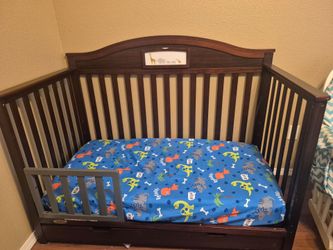 Crib/ toddler bed