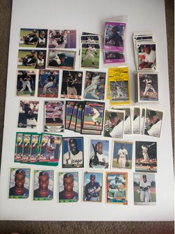 Large Lot Of 148 Frank Thomas Baseball Cards Including Rookie Cards