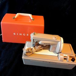 Singer Sewing Machine 