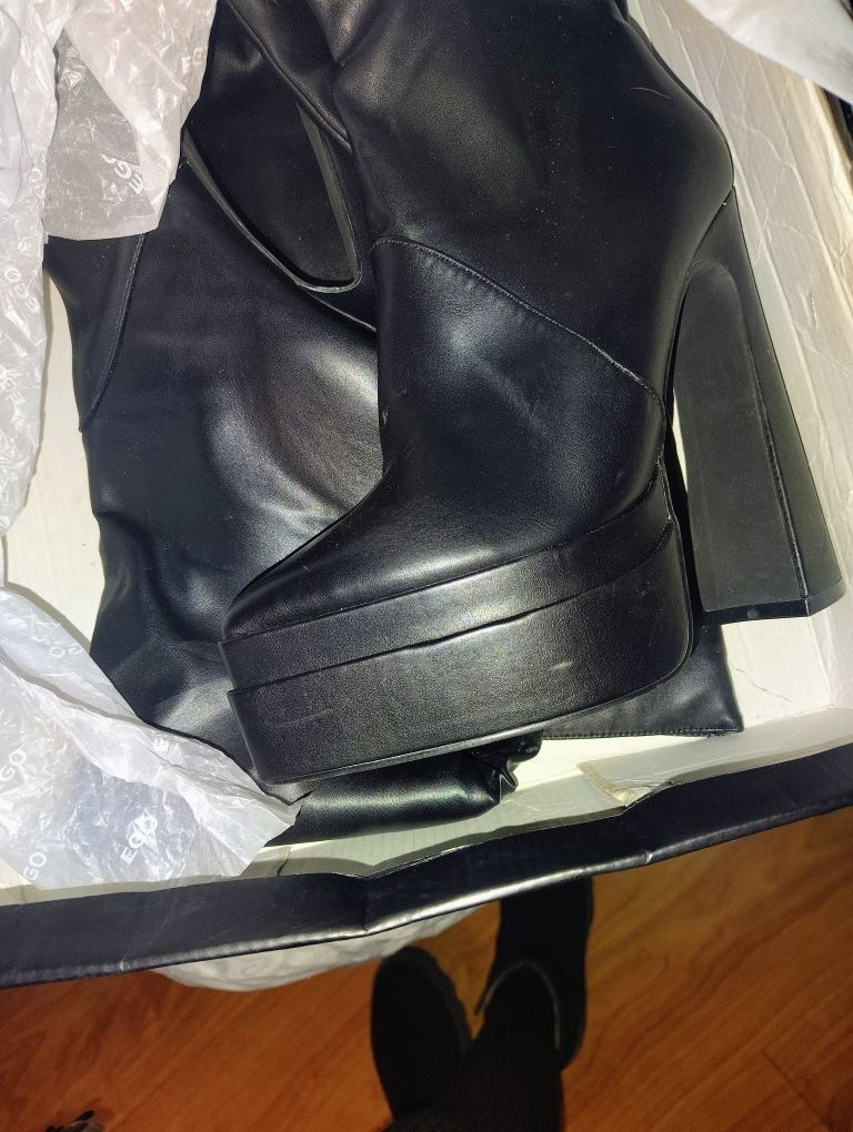 Size 9 Above The Knee Boots (Very High Heel)