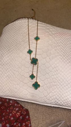 Waterproof necklace clover