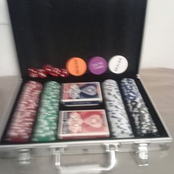 200 piece poker set open box never been used