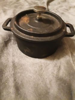 Small Cast Iron Dutch Oven with Lid