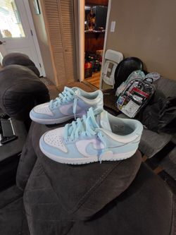 Light blue Nike low dunks 5y
