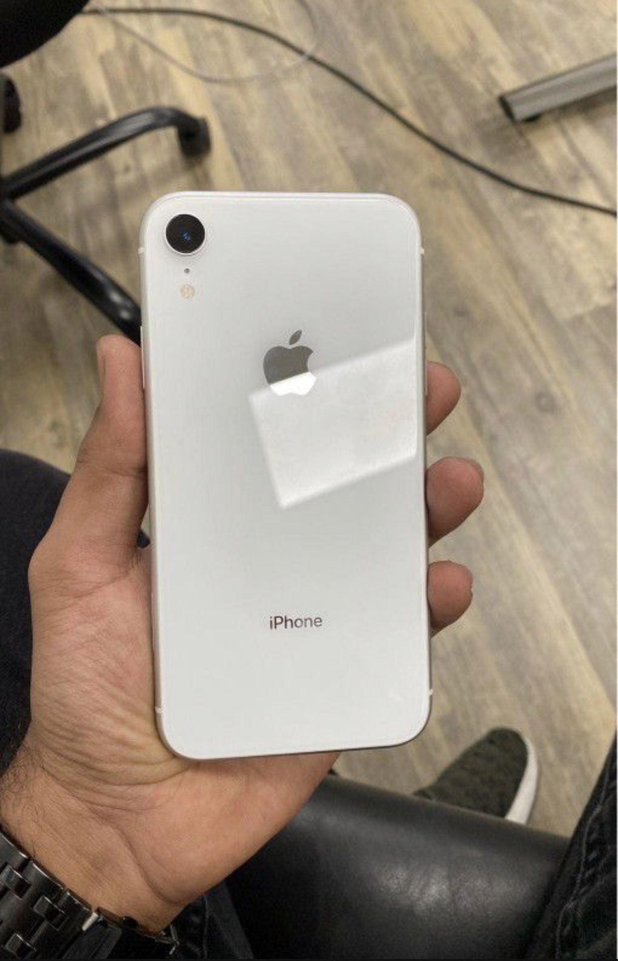 IPHONE XR 64GB UNLOCKED FOR ANY SIM CARD