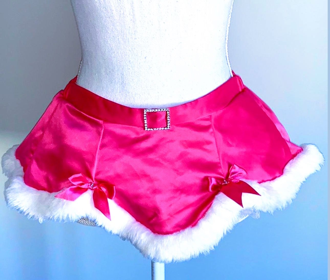 ✨ULTRA RARE VINTAGE VICTORIA’S SECRET SANTA SKIRT VS PINK SANTA SKIRT✨