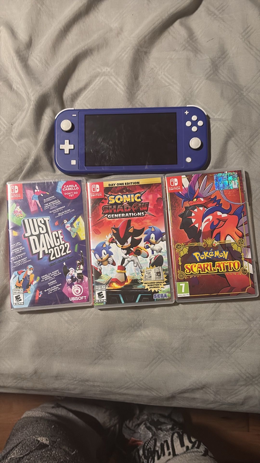 Nintendo Lite And Three Games