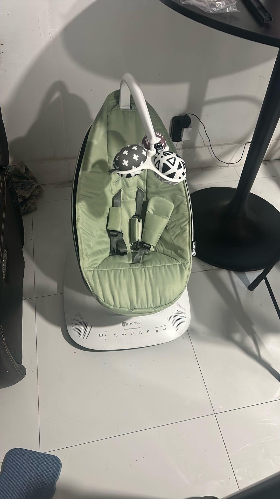 mamaRoo® multi-motion baby swing®