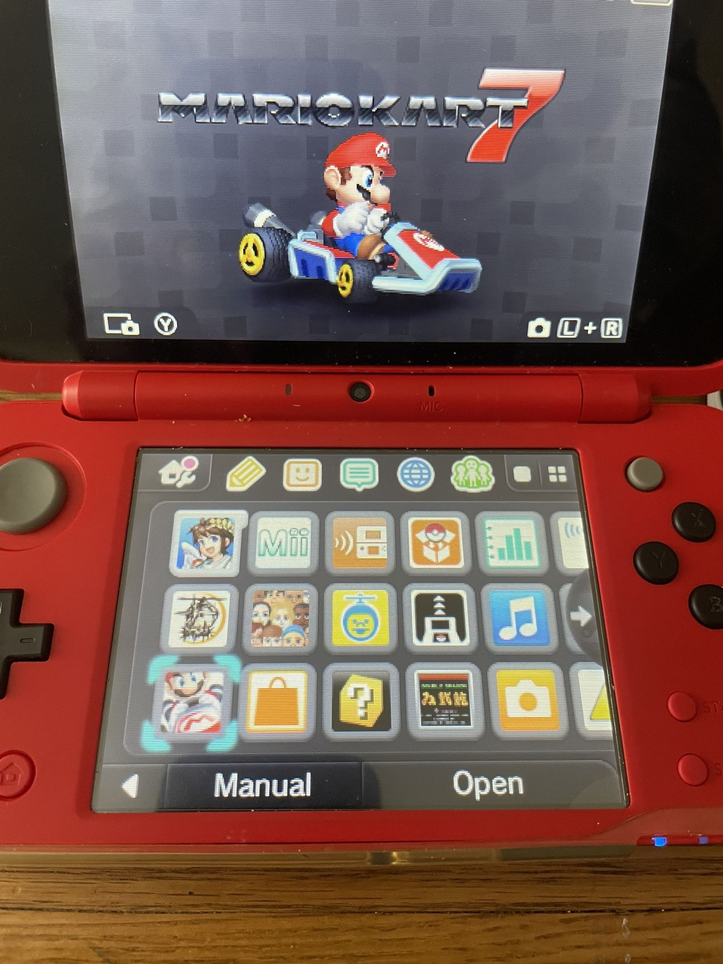 Nintendo 2DS XL POKEBALL EDITION