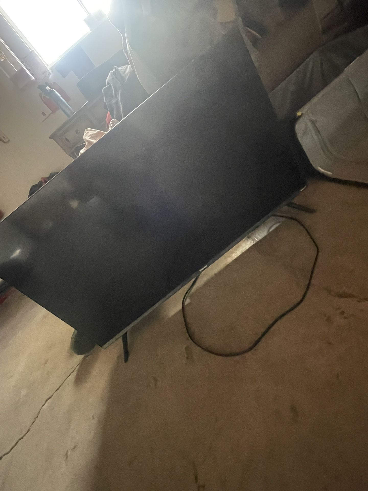 Xbox One 1 Tb 2 Controllers. 36 “ Hisense Roku TV