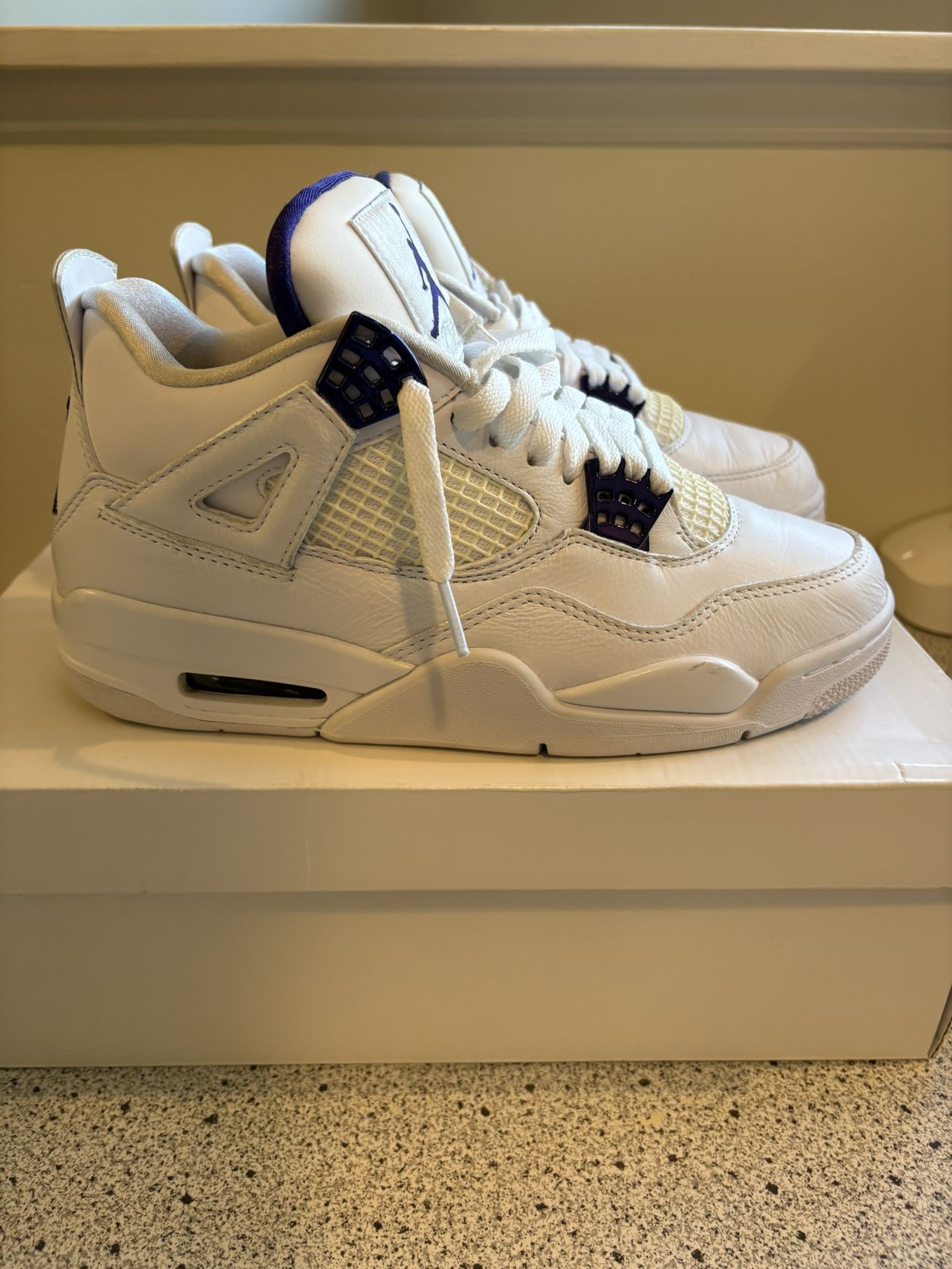 Air Jordan 4 Metallic Purple