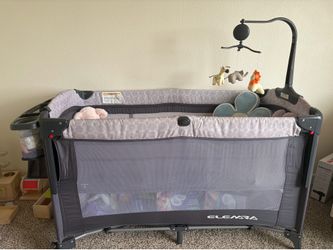Brand new, never used crib/playpen