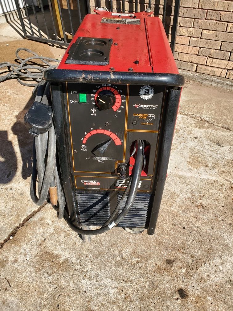 Lincoln 216 mig welder electric 1300 for Sale in Pasadena, TX OfferUp