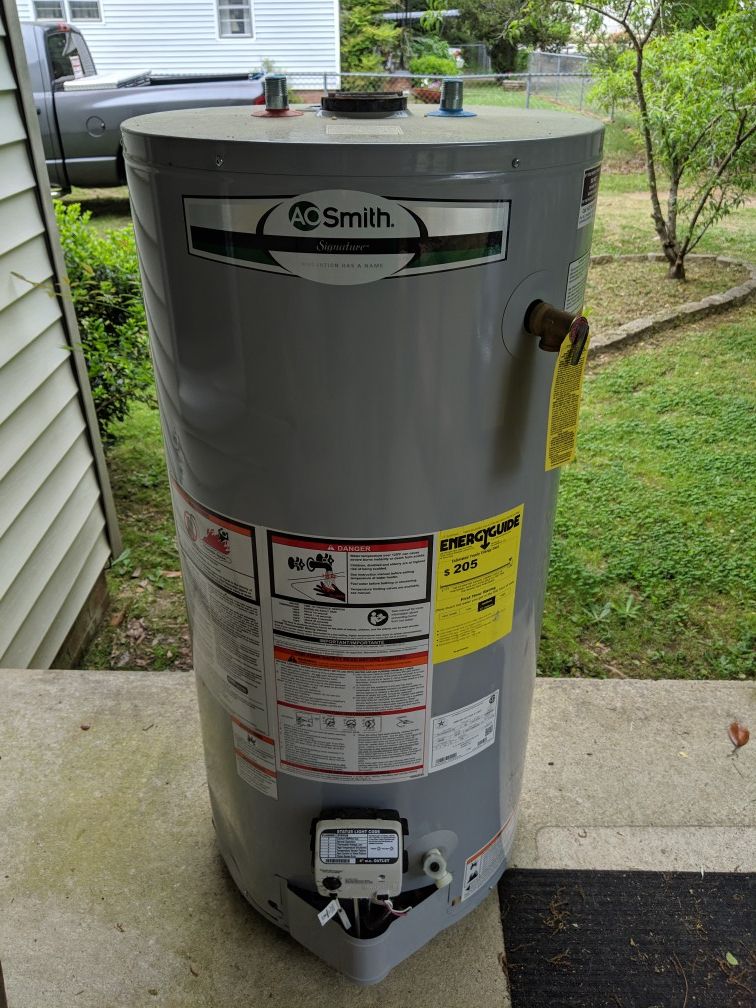 A.O. Smith Signature 40-Gallon Natural Gas for Sale in Westminster, SC -  OfferUp