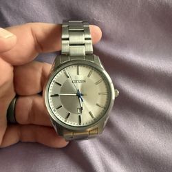 Mens Citizen Silver Watch. Like New 