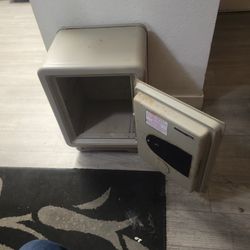 SENTRY RETAIL SAFE(LATE80'sEarly90's)
