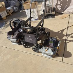 Caddy keyfit stroller with infant chicco car seat and 2 bases