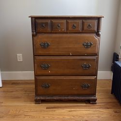 Dresser with 4 Drawers