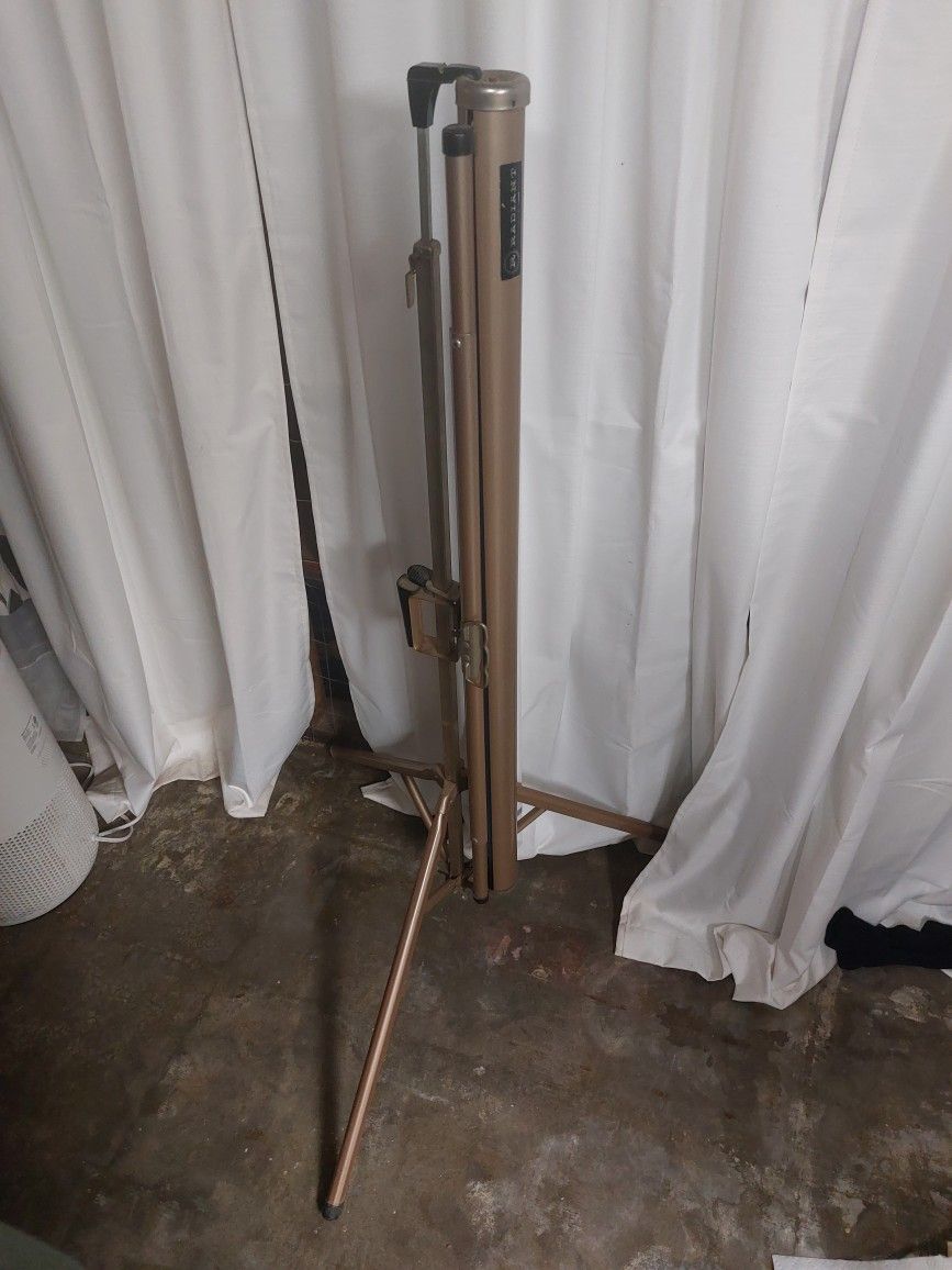 Vintage Radiant Portable Projector Screen