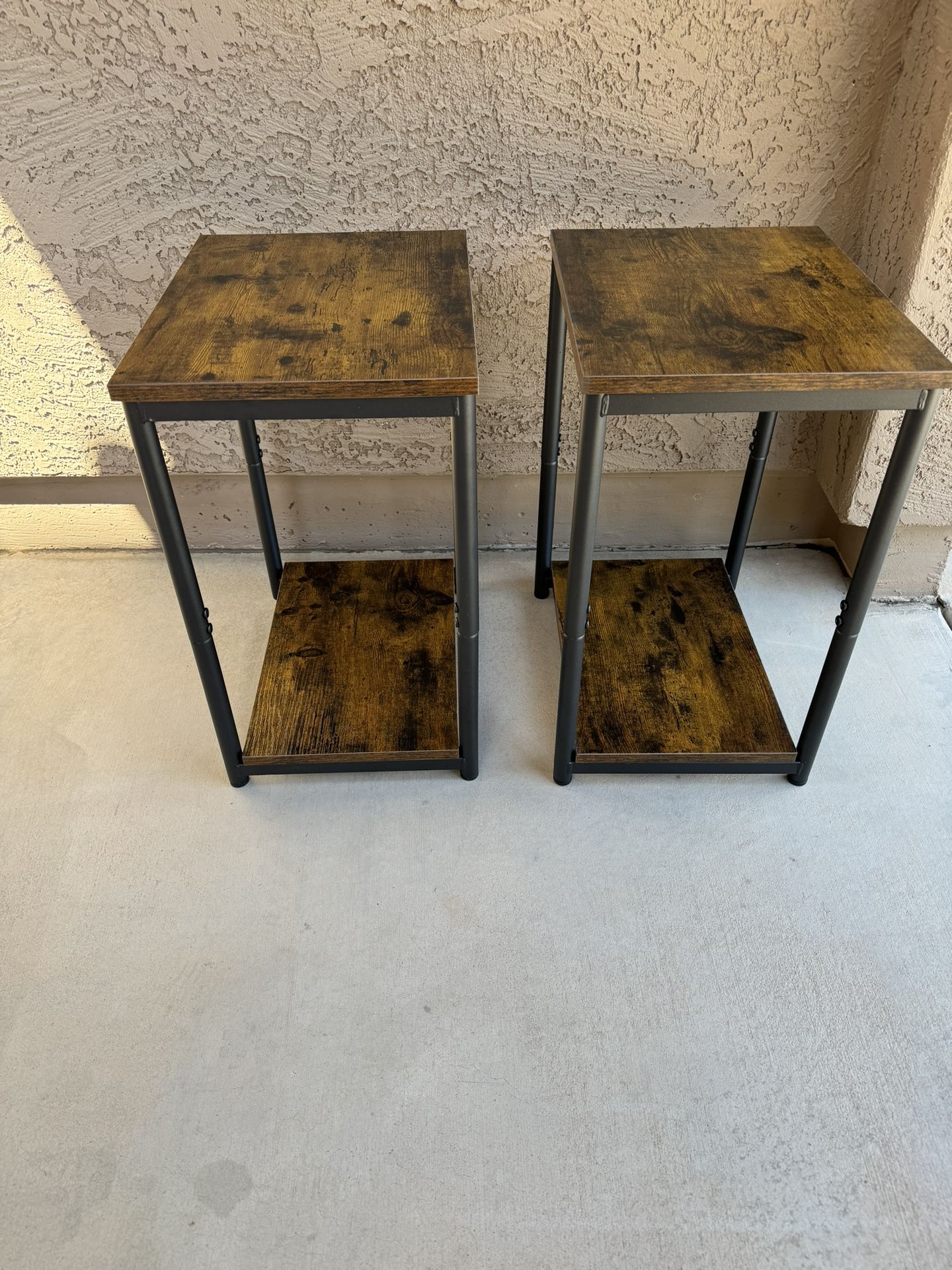 Set of 2 End Tables NEW; CROSS STREETS & dimension oisted in description below 👇🏻