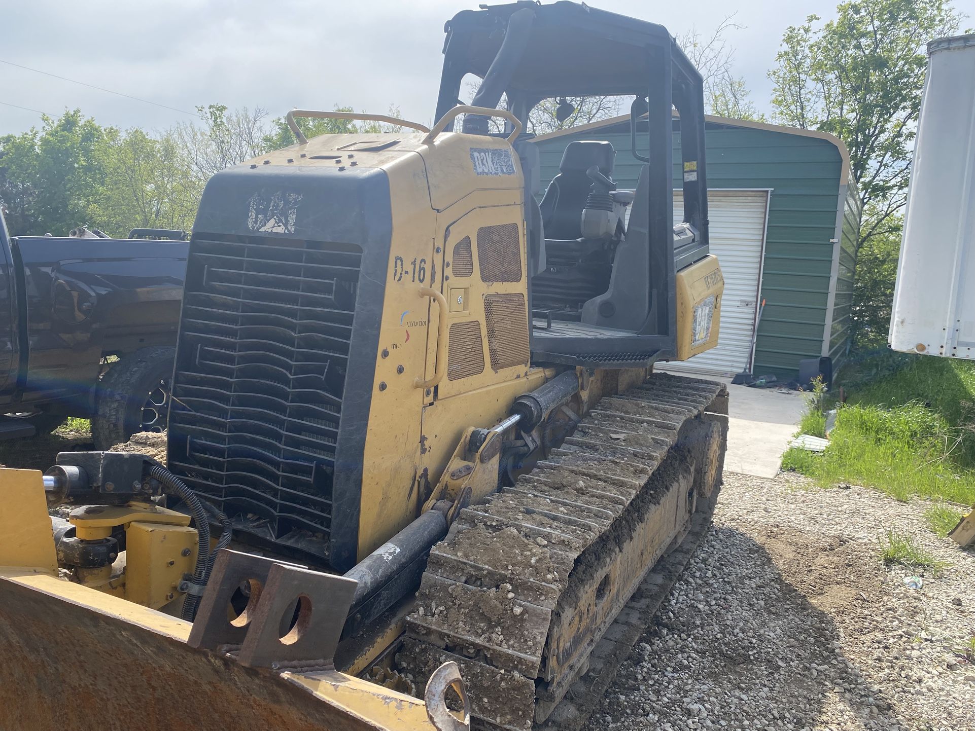 Caaterpillar D3, K2 XL 2016 10,000 hours DEF delete new sprockets I’m looking to trade a diesel truck 2016 and up new model