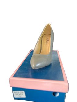 Pointed Toe Women's Pump in Silver - Brand: (unknown)
