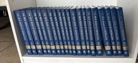 Grolier The New Book of Knowledge Encyclopedia Set