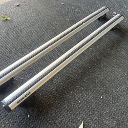 Rhino-Rack Vortex Aero Locking roof rack system
