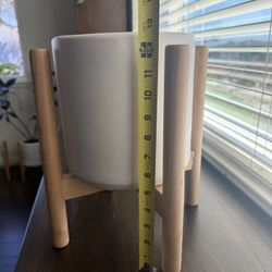 Ceramic Planter With Stand