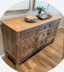 Console / Sideboard