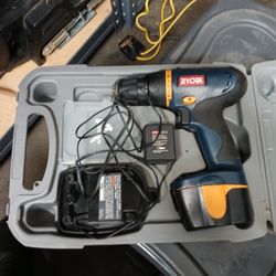 Ryobi 7 2 Cordless Drill-Driver
With Battery, Charger n Case