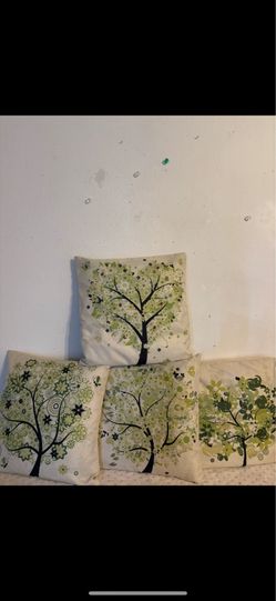 🌿🌱☘️🍀4 brand new pillows