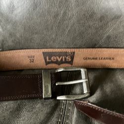 Levi’s brown belt size 32