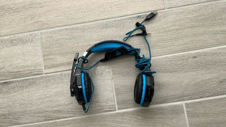 Black and Blue Wired Gaming Headset