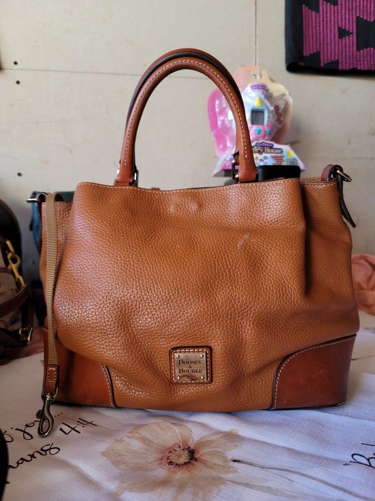 Dooney & Bourke 