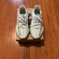 Adidas Yeezy 350 V2 Hyperspace size 8 New 