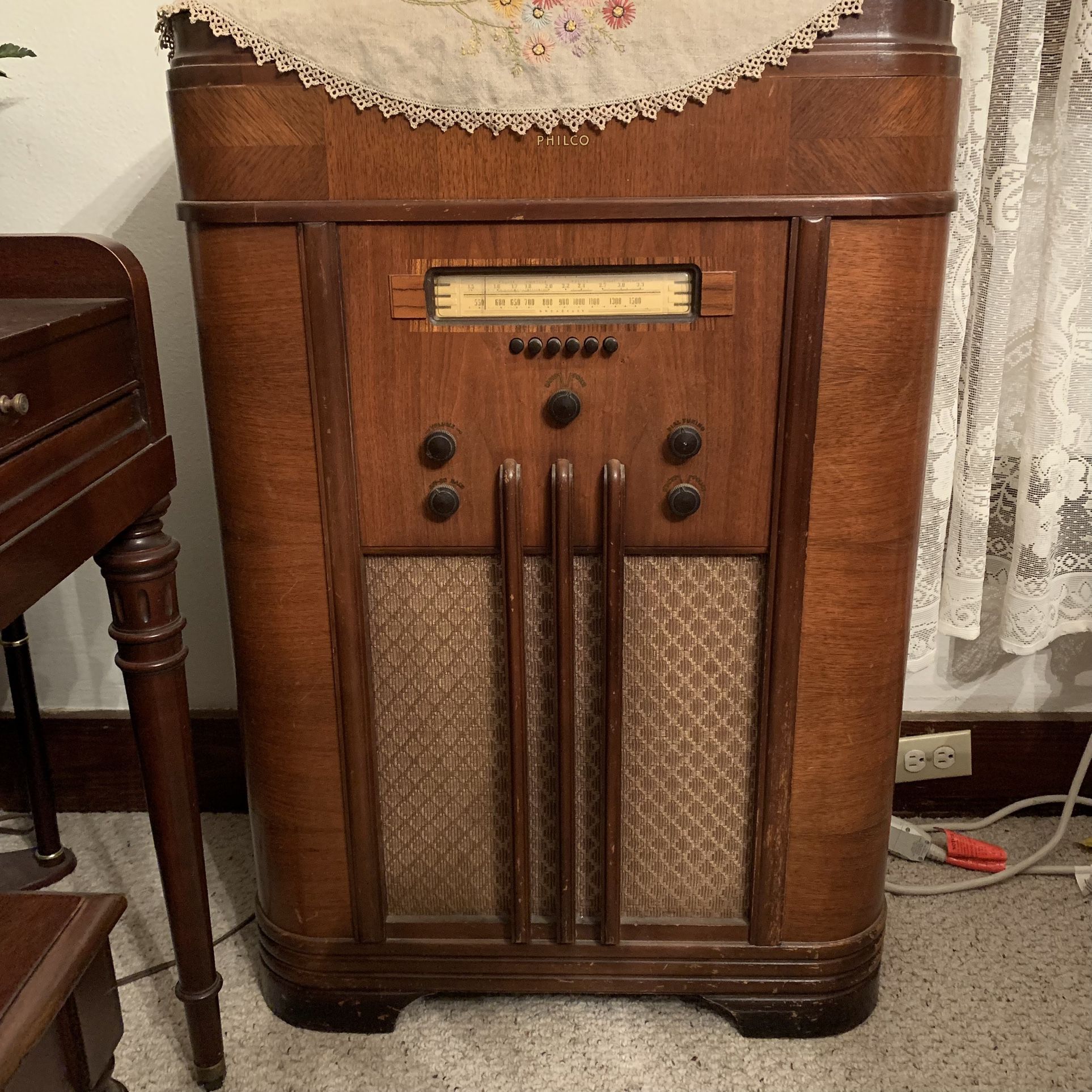 Antique Philco Jukebox Radio