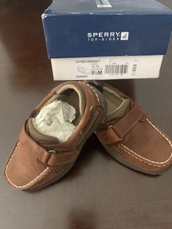 Boy shoes brown