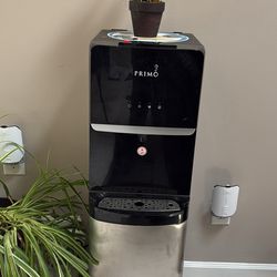 Hot or cold Water dispenser