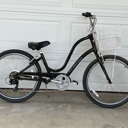 Like New - Glossy Black Electra Townie 7 Speed Aluminum Frame Comfort Cruiser