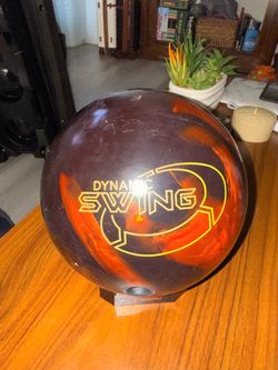 Columbia 300 Dynamic Swing Bowlin Ball