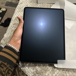 ipad 13inch (m4) 1Tb